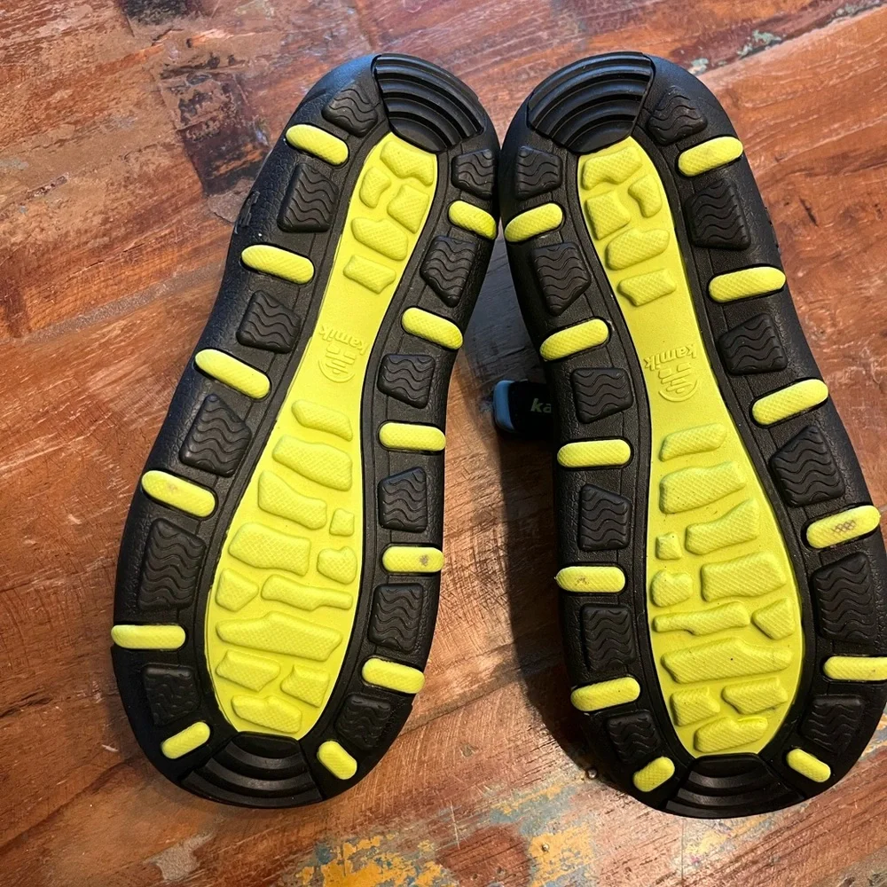 NWT Kamik Closed Toe Sandals